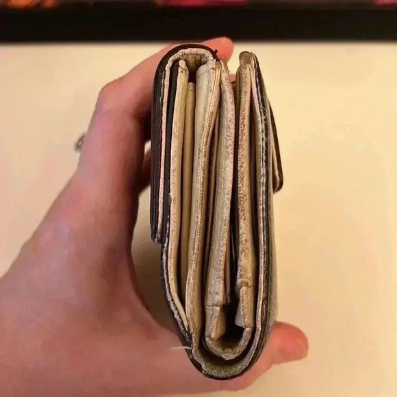 Kate Spade Leather Bi-Fold Wallet - Picture 8 of 9